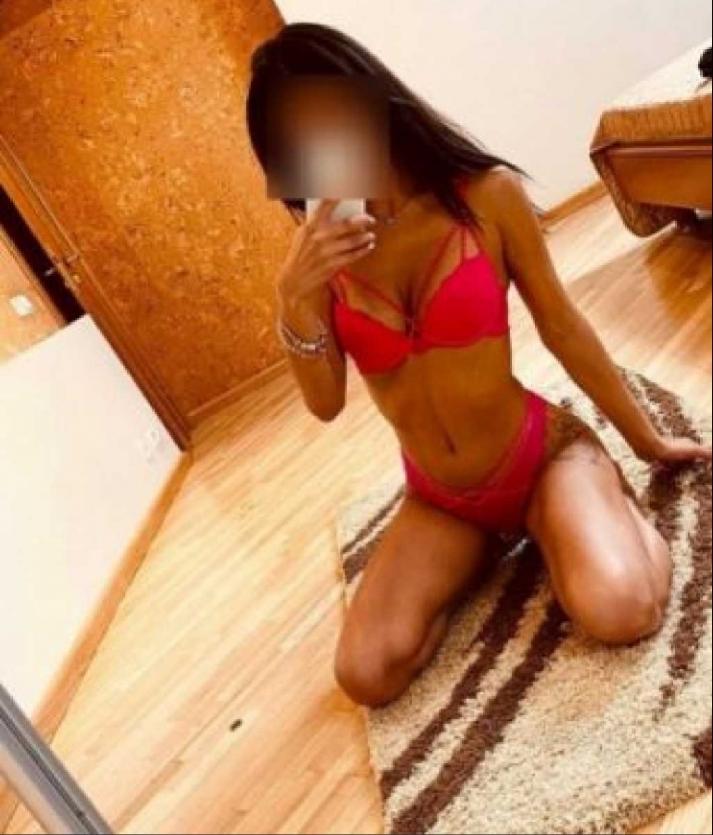 Арина : проститутки индивидуалки в Омске