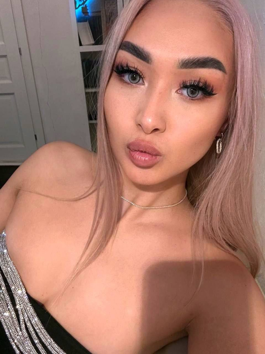 Потрясающая Аня: проститутки индивидуалки в Омске