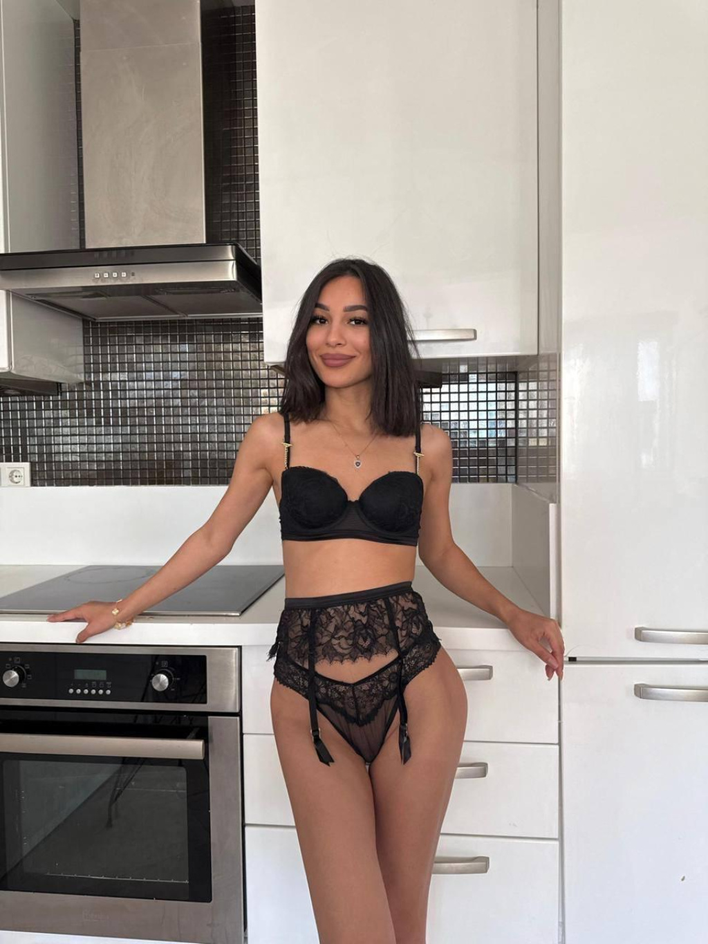 Алиса загорелая: проститутки индивидуалки в Омске