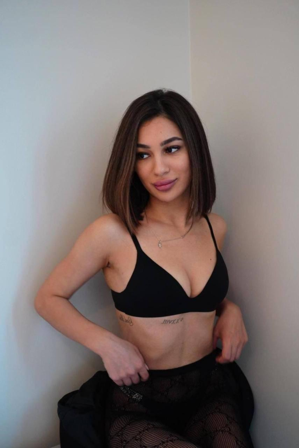 Алиса загорелая: проститутки индивидуалки в Омске