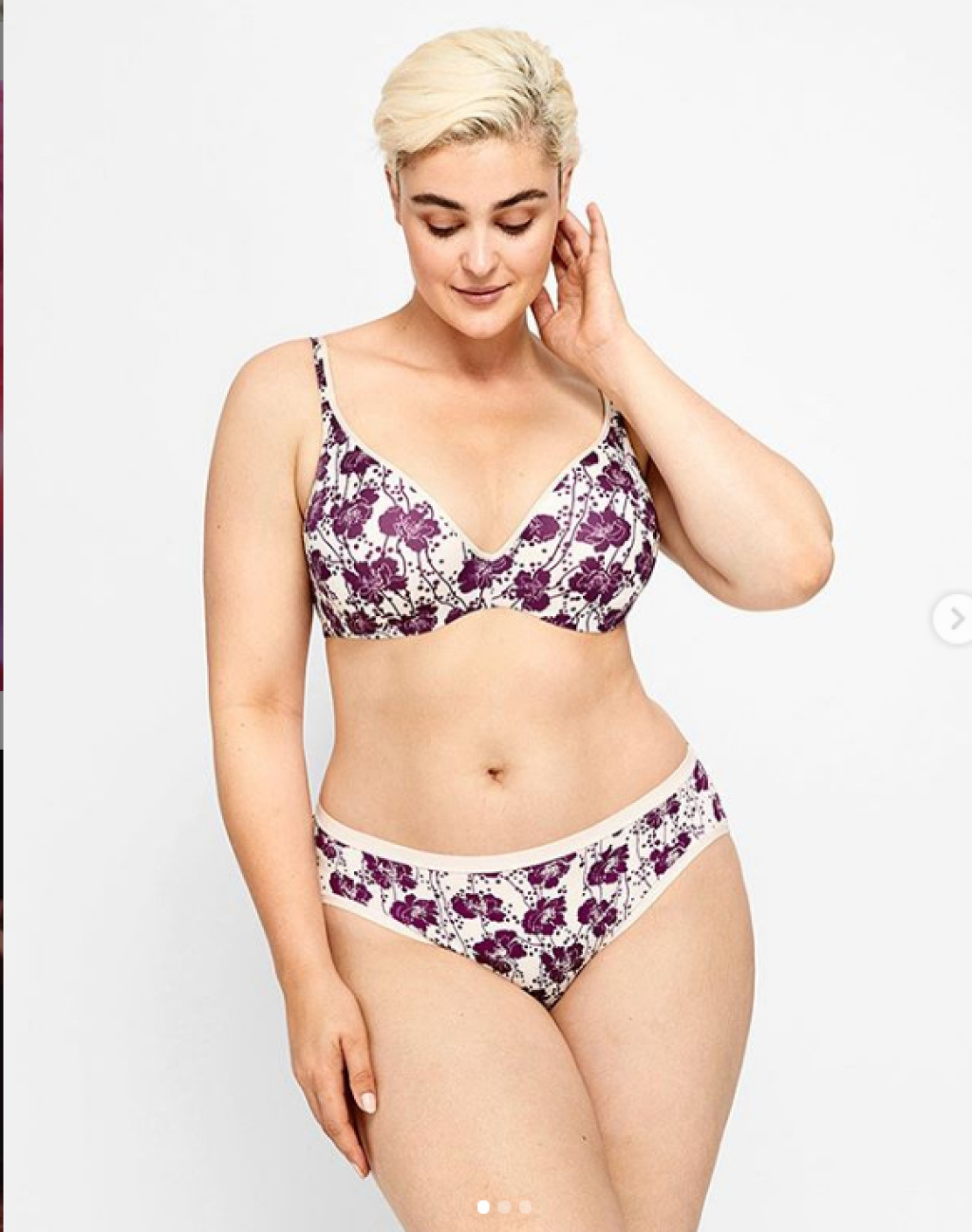 Анютка: проститутки индивидуалки в Омске